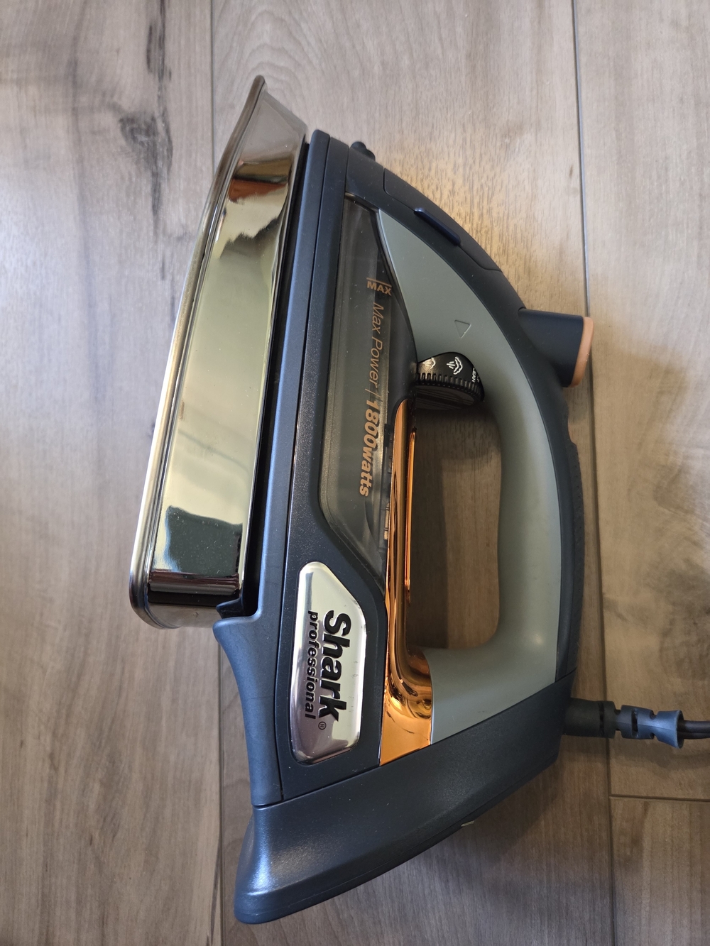 Shark Professional Gray and Copper Steam Iron